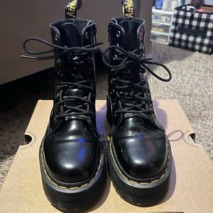Platform doc martens